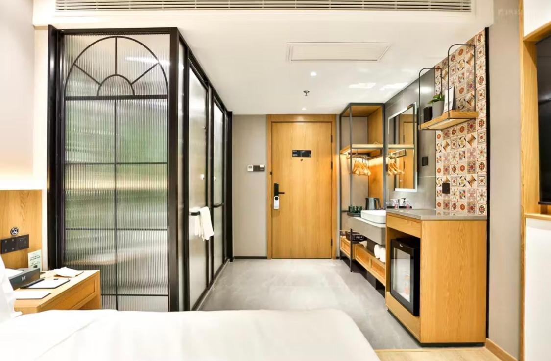 True Go Hotel - Shanghai Jing'An Temple Nanjing West Road 외부 사진