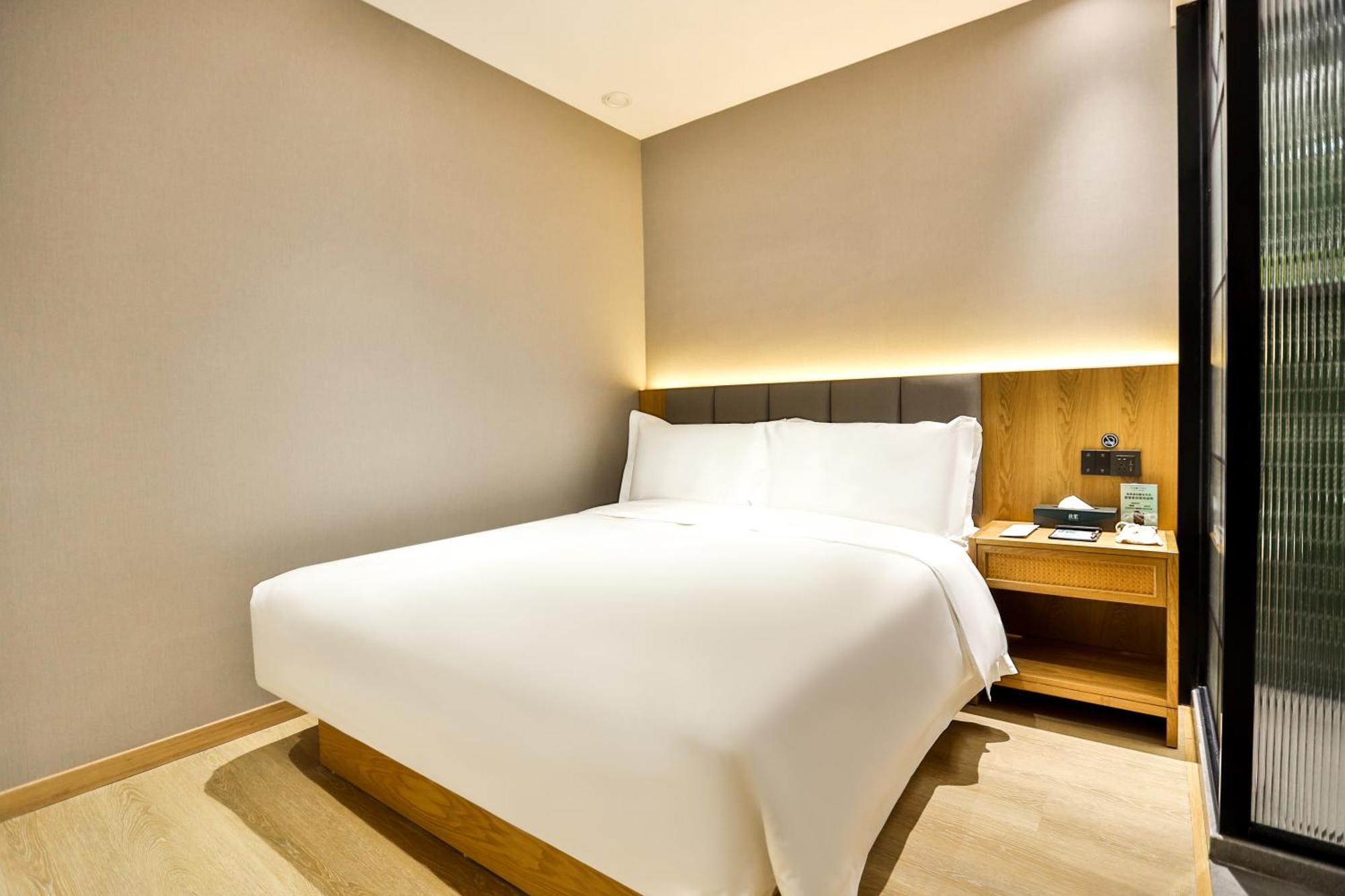 True Go Hotel - Shanghai Jing'An Temple Nanjing West Road 외부 사진