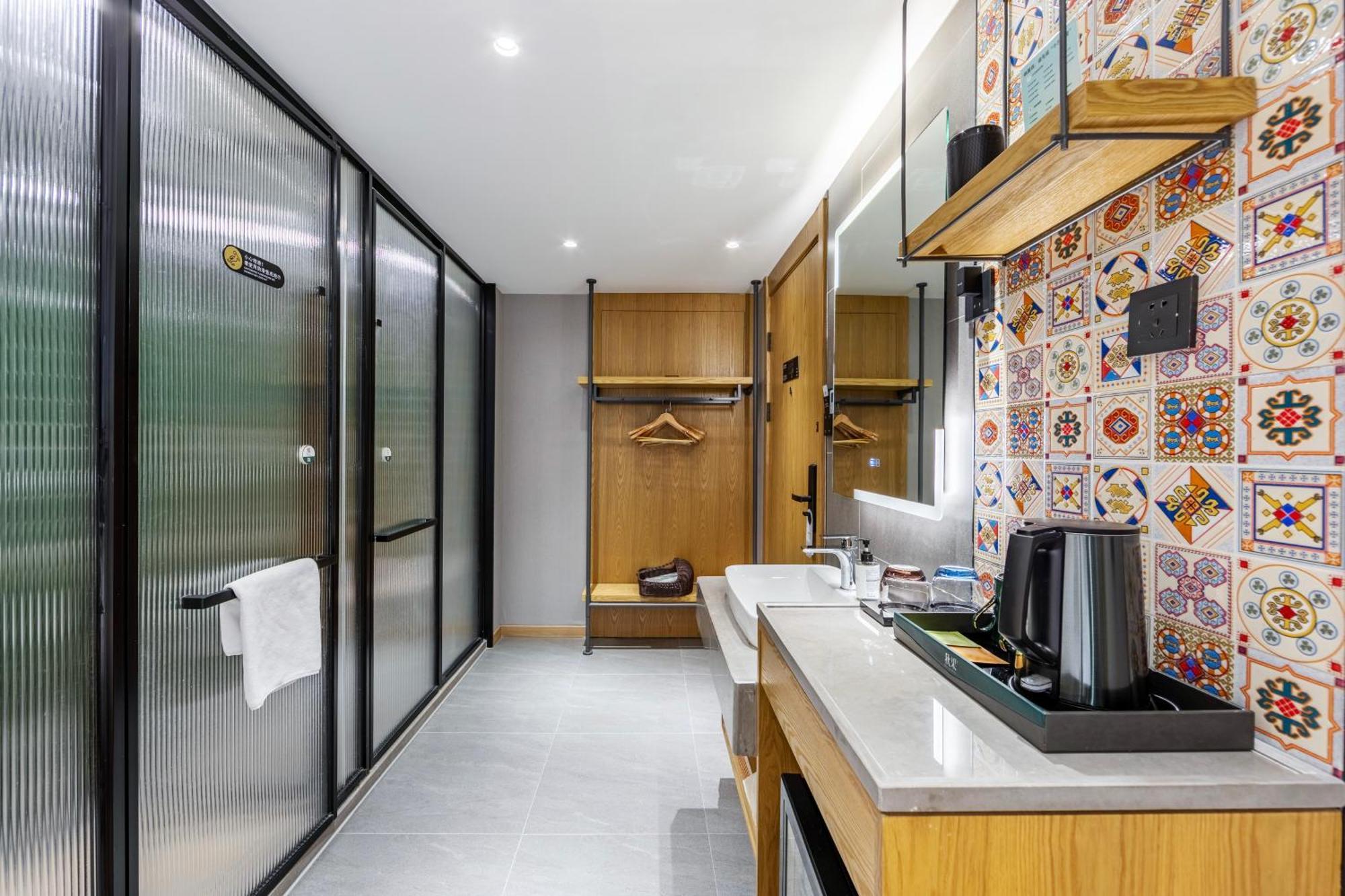 True Go Hotel - Shanghai Jing'An Temple Nanjing West Road 외부 사진